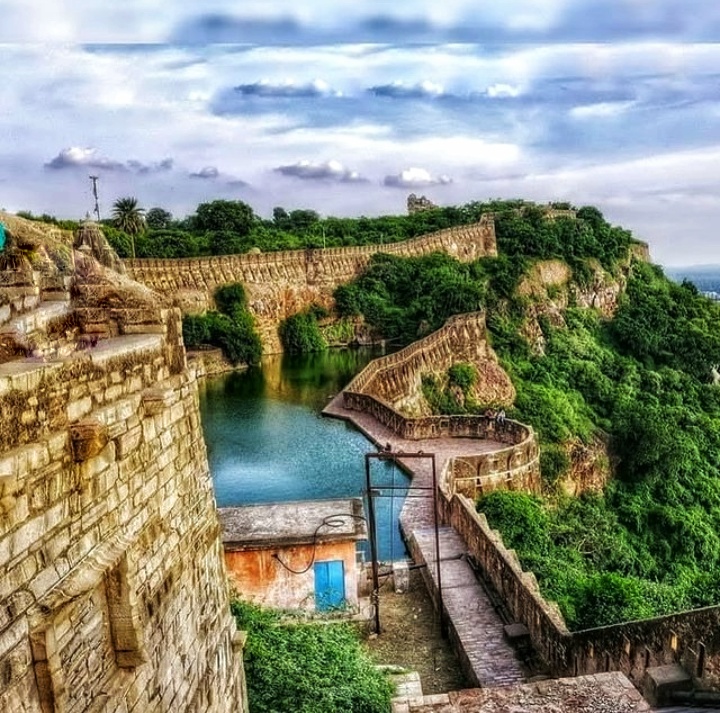 Chittorgarh Fort: A Journey Through Rajasthan's Glorious Past